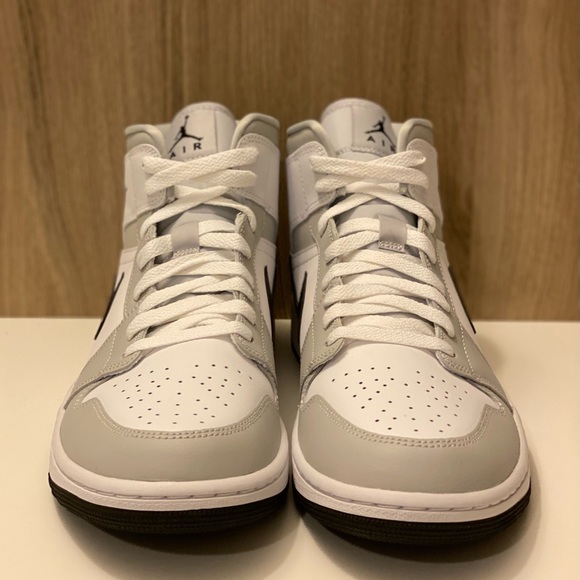 Nike Air Jordan 1 Mid Grey Fog Black White BQ6472-015 Men’s 10.5 / Wmns Size 12 - Picture 2 of 11
